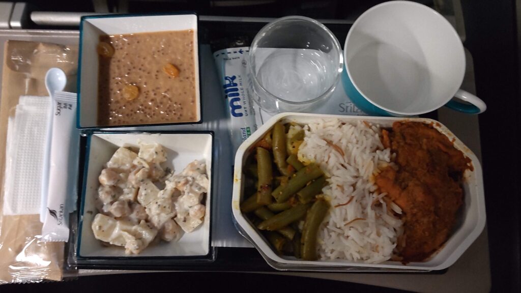 UL266_機内食