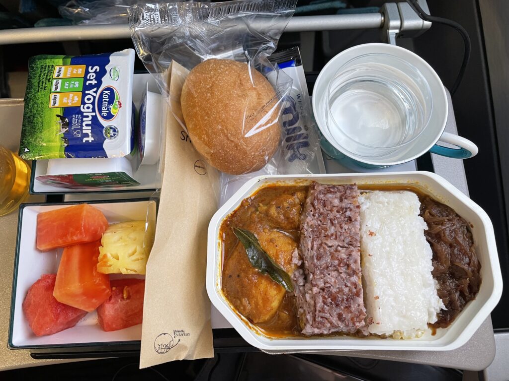 UL302_機内食