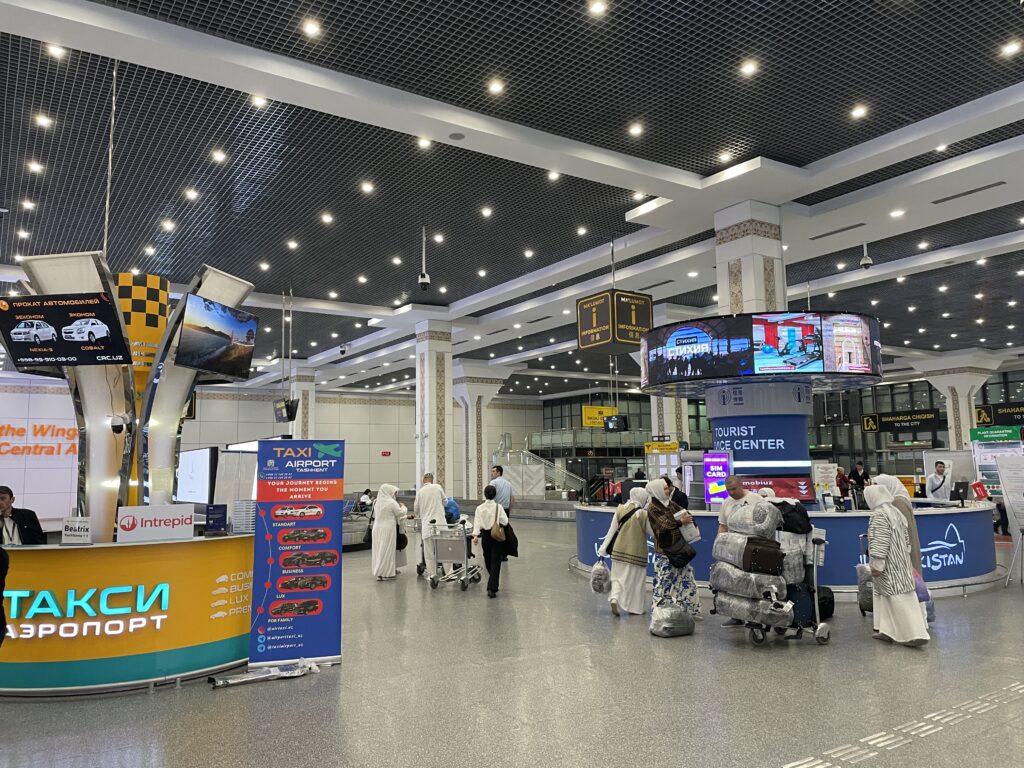 タシケント国際空港_手荷物受取場1