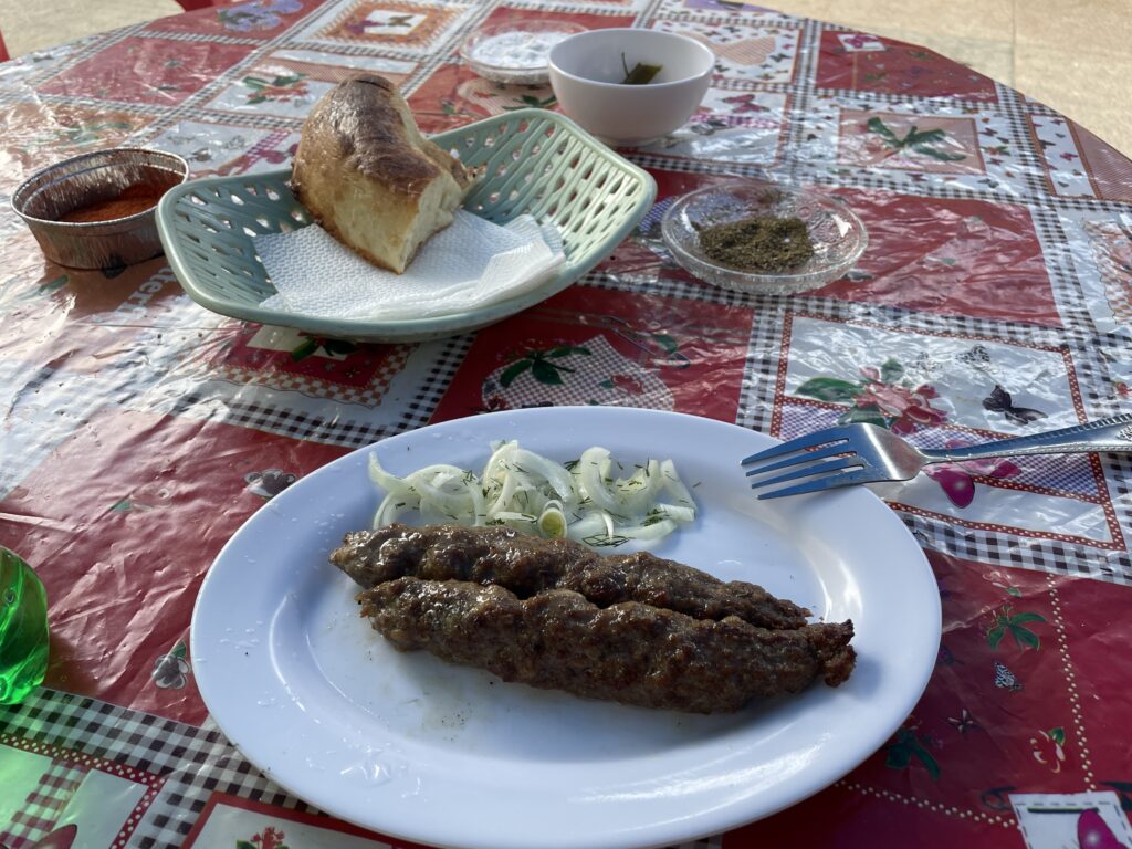 ドゥシャンベ_メフロゴンバザール_食堂