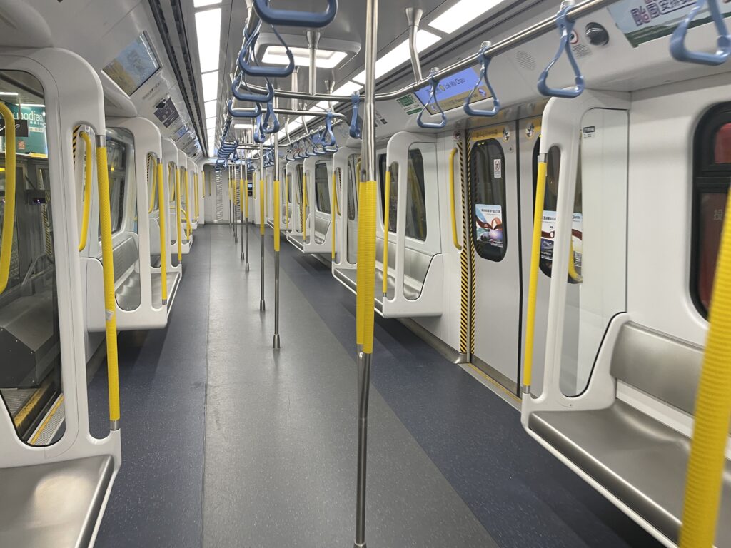 香港MTR_東鉄線_車内