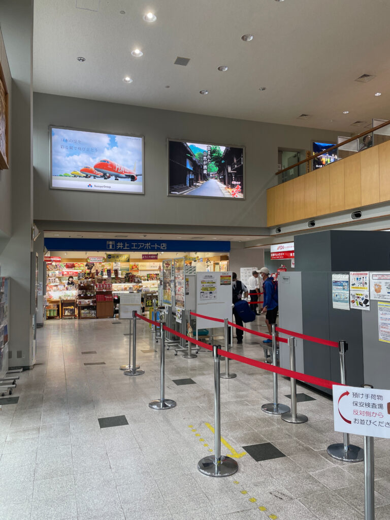 信州まつもと空港_ターミナル内
