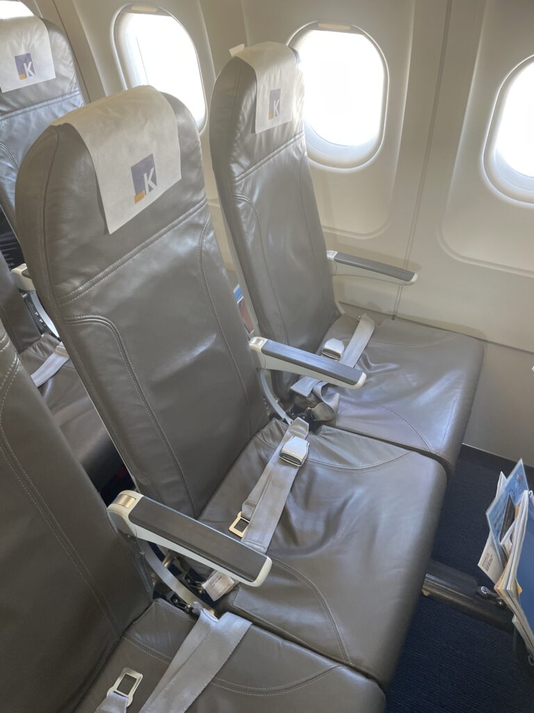 RF3953_エコノミークラス_座席