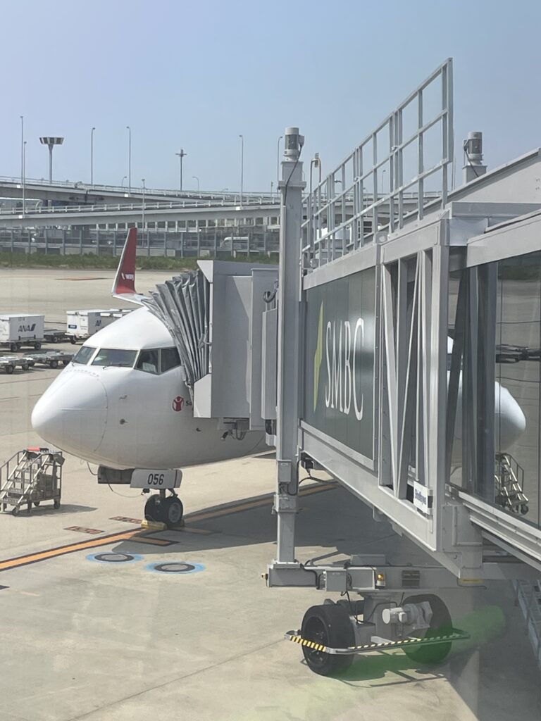 TW327_関西国際空港