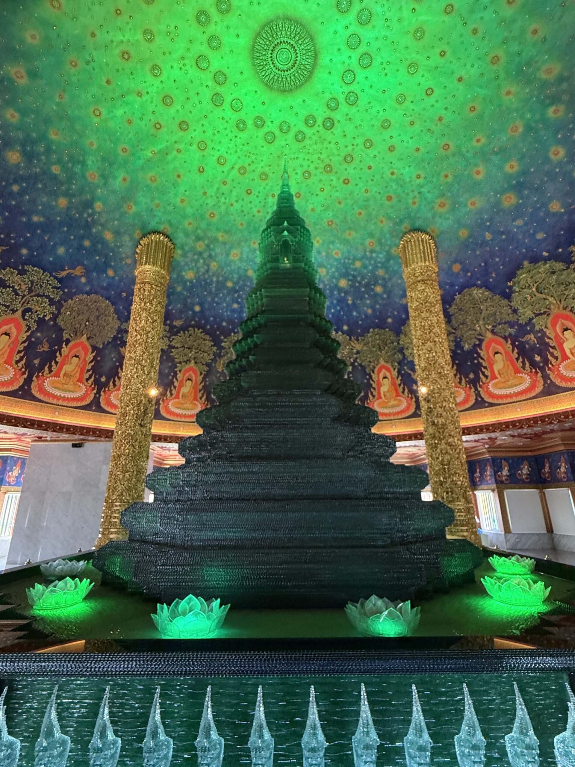 ワットパークナム_仏塔と天井画