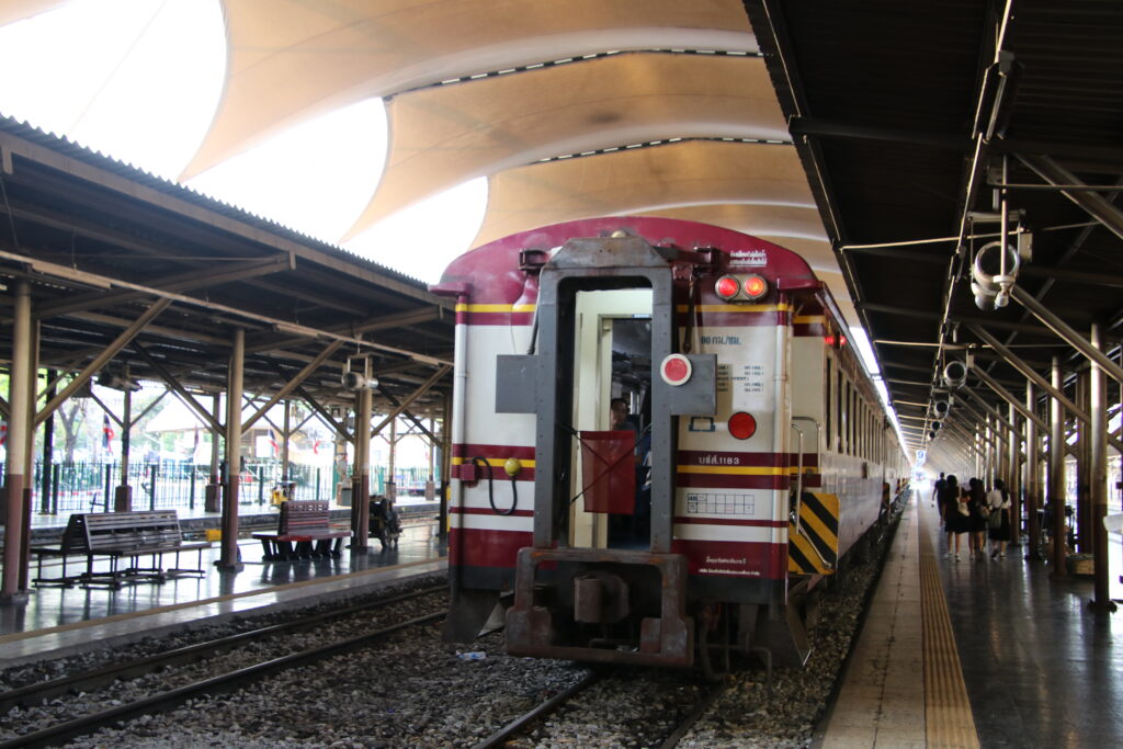 タイ国鉄371列車_フアランポーン駅
