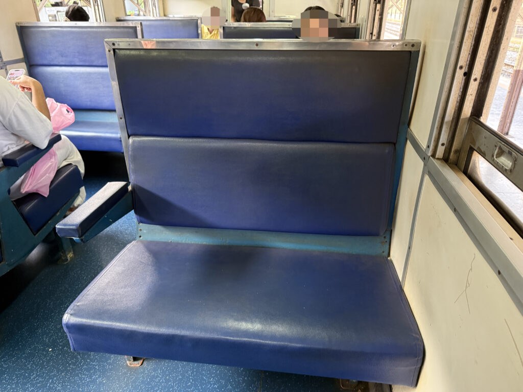 タイ国鉄371列車_座席