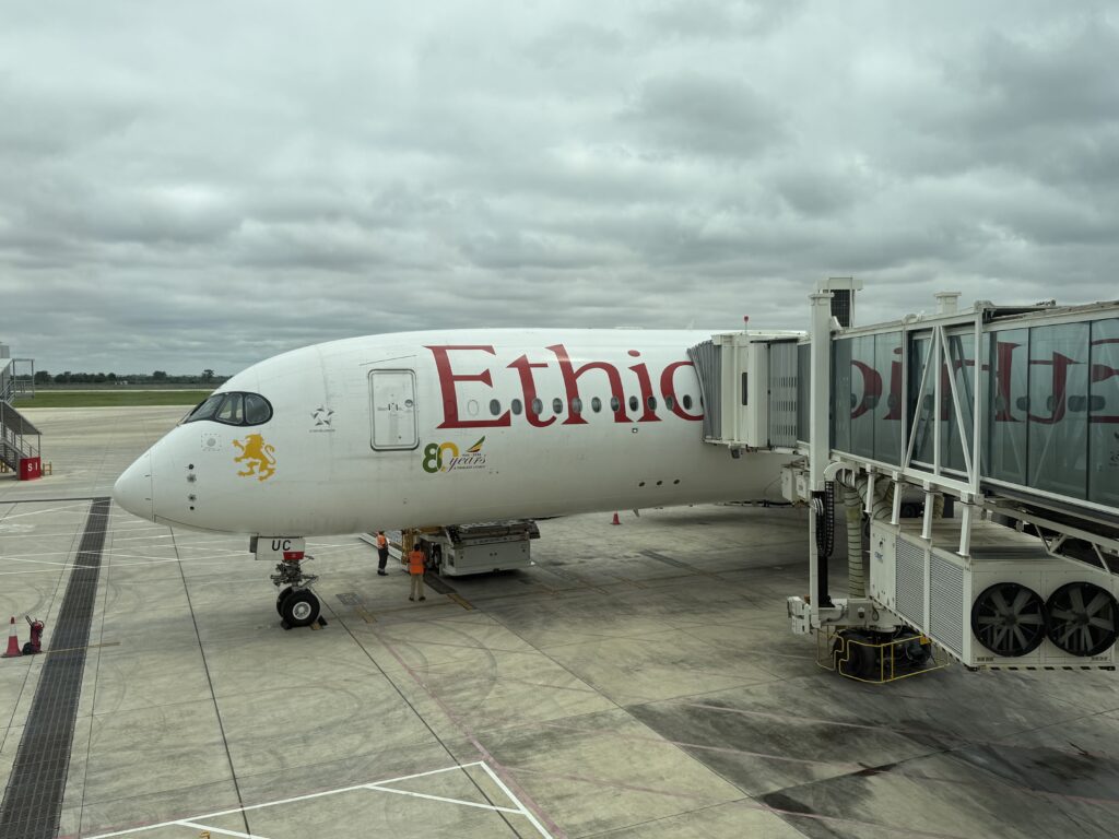 ET851_ルアンダ空港