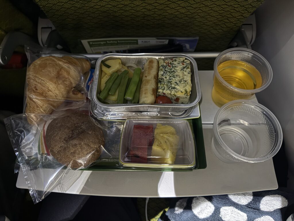 ET609_エコノミークラス_機内食2回目