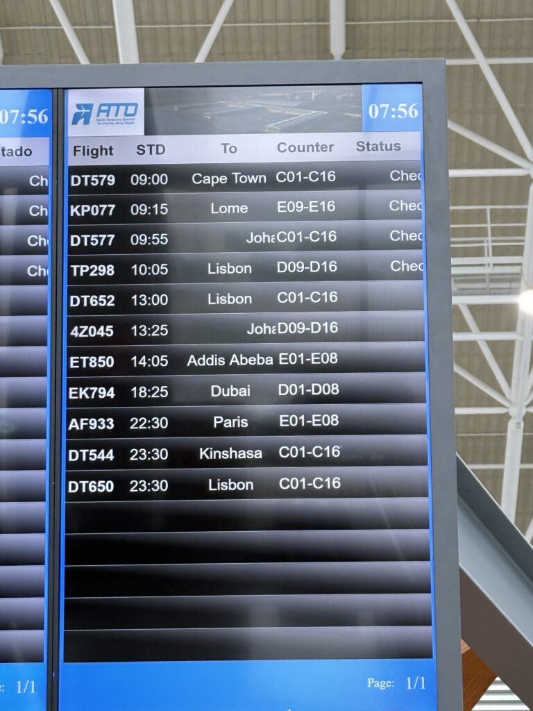 Dr.アントーニオ・アゴスチーニョ・ネート国際空港_国際線出発案内