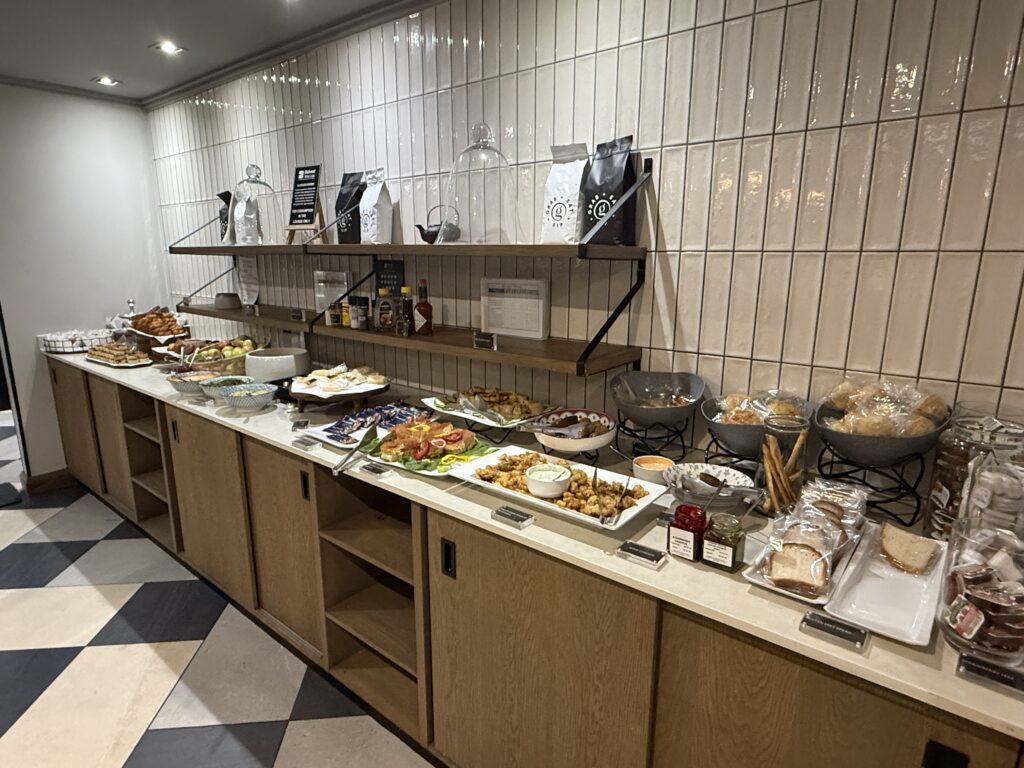 ヨハネスブルク国際空港_Bidvest Premier Lounge_食事1