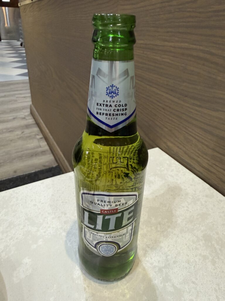ヨハネスブルク国際空港_Bidvest Premier Lounge_ビール